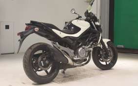 SUZUKI ｸﾞﾗﾃﾞｨｳｽ650 2013