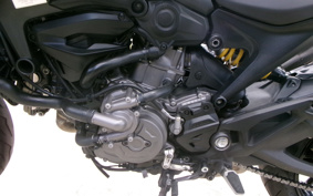 DUCATI 937 MONSTAR + 2022 4M00