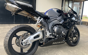 HONDA CBR1000RR 2004 SC57