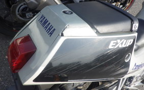 YAMAHA FZR250 2KR