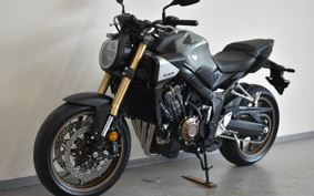 HONDA CB650R E-Clutch 2024 RH17