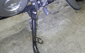 SUZUKI GSR250 2004