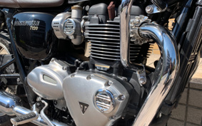 TRIUMPH  TRIUMPH  BONNEVILLE T120 2023 DAD75H