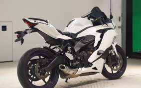 KAWASAKI ZX-25R ZX250E