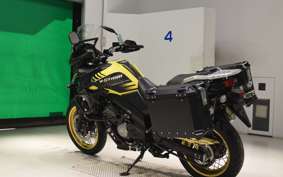 SUZUKI Vｽﾄﾛｰﾑ650XTA 2019