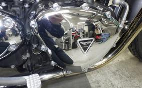 TRIUMPH BONNEVILLE T100 2012