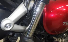 TRIUMPH STREET TWIN 2016
