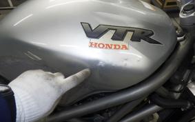 HONDA VTR 250 2008 MC33