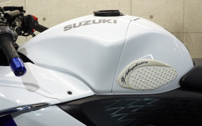 SUZUKI Hayabusa 2022 EJ11A
