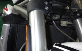 TRIUMPH STREET TRIPLE S 2022