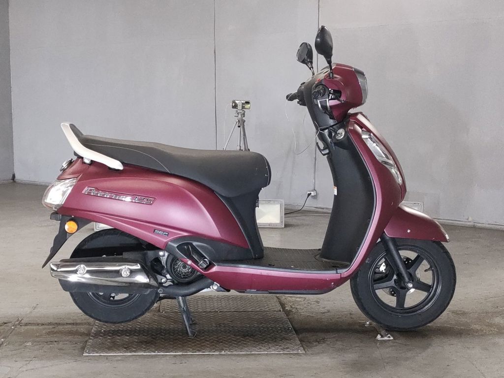 Фото Suzuki ADDRESS V125 с японского аукциона