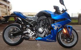 SUZUKI GSX-8R EM1AA