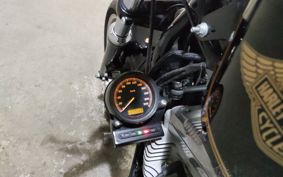 HARLEY HARLEY XL883L CR2