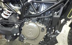 HUSQVARNA SVARTPILEN 401 2023