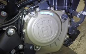 HUSQVARNA SVARTPILEN 401 2023