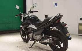 SUZUKI GSR250 2015