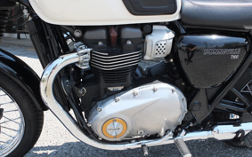 TRIUMPH BONNEVILLE T100 2016 DAD70G