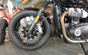 TRIUMPH STREET TWIN 2019 DAD74G