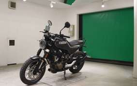 HUSQVARNA SVARTPILEN 125 2023