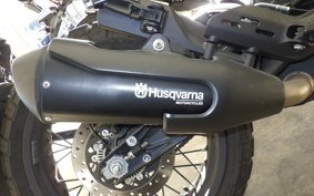 HUSQVARNA SVARTPILEN 401 2023