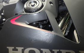 HONDA CBR650R E-Clutch 2025 RH17