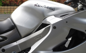 KAWASAKI ZZ1200 NINJA R 2002 20C001