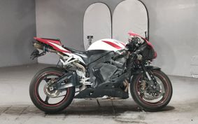 HONDA CBR600RR PC40