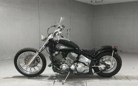 YAMAHA DRAGSTAR 400 2002 VH01J