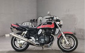 SUZUKI INAZUMA 400 GK7BA