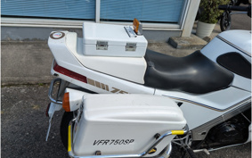 HONDA VFR750F 1988 RC24
