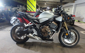 HONDA CB650R E-Clutch 2025 RH17
