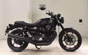 MOTO GUZZI V7 STONE 2022