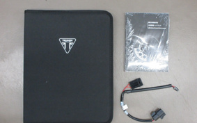 TRIUMPH  TRIUMPH  STREET  TRIPLE RS 2025 HDA614