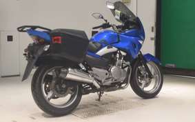 SUZUKI GSR250S