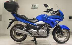 SUZUKI GSR250S