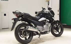 SUZUKI GSR250