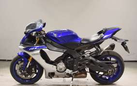 YAMAHA YZF-R1 2015