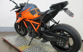 KTM 1290 SUPER DUKE R 2022 V3940