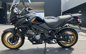 SUZUKI DL650 ( V-Strom 650 ) 2024 C733M