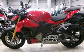 DUCATI STREET FIGHTER V4S 2025 7F00