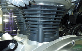 KAWASAKI W800 2024