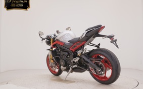TRIUMPH STREET TRIPLE RX 2026