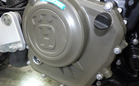 HUSQVARNA SVARTPILEN 250