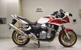 HONDA CB1300SB SUPER BOLDOR A 2005 SC54