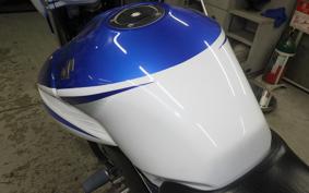 SUZUKI GSR250 2015
