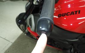 DUCATI DIAVEL V4 2025