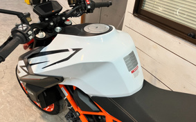 KTM 1290 SUPER DUKE R 2020 V3940
