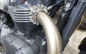 TRIUMPH BONNEVILLE BOBBER 2022
