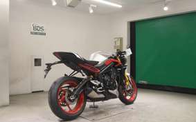 TRIUMPH STREET TRIPLE RX 2026