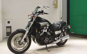 YAMAHA VMAX 2000